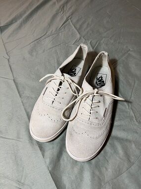 Vans Suede Wingtip Sneakers in Off-White